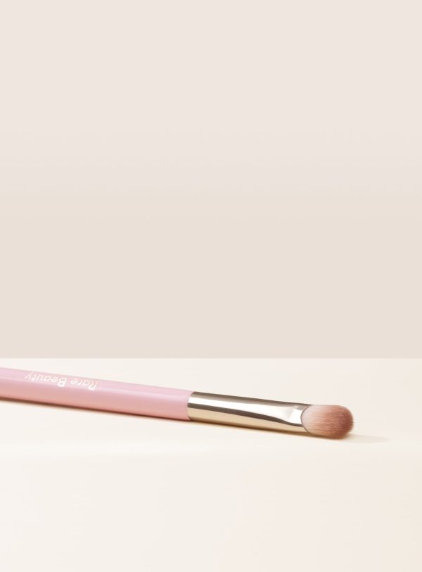 Stay Vulnerable All-Over Eyeshadow Brush
